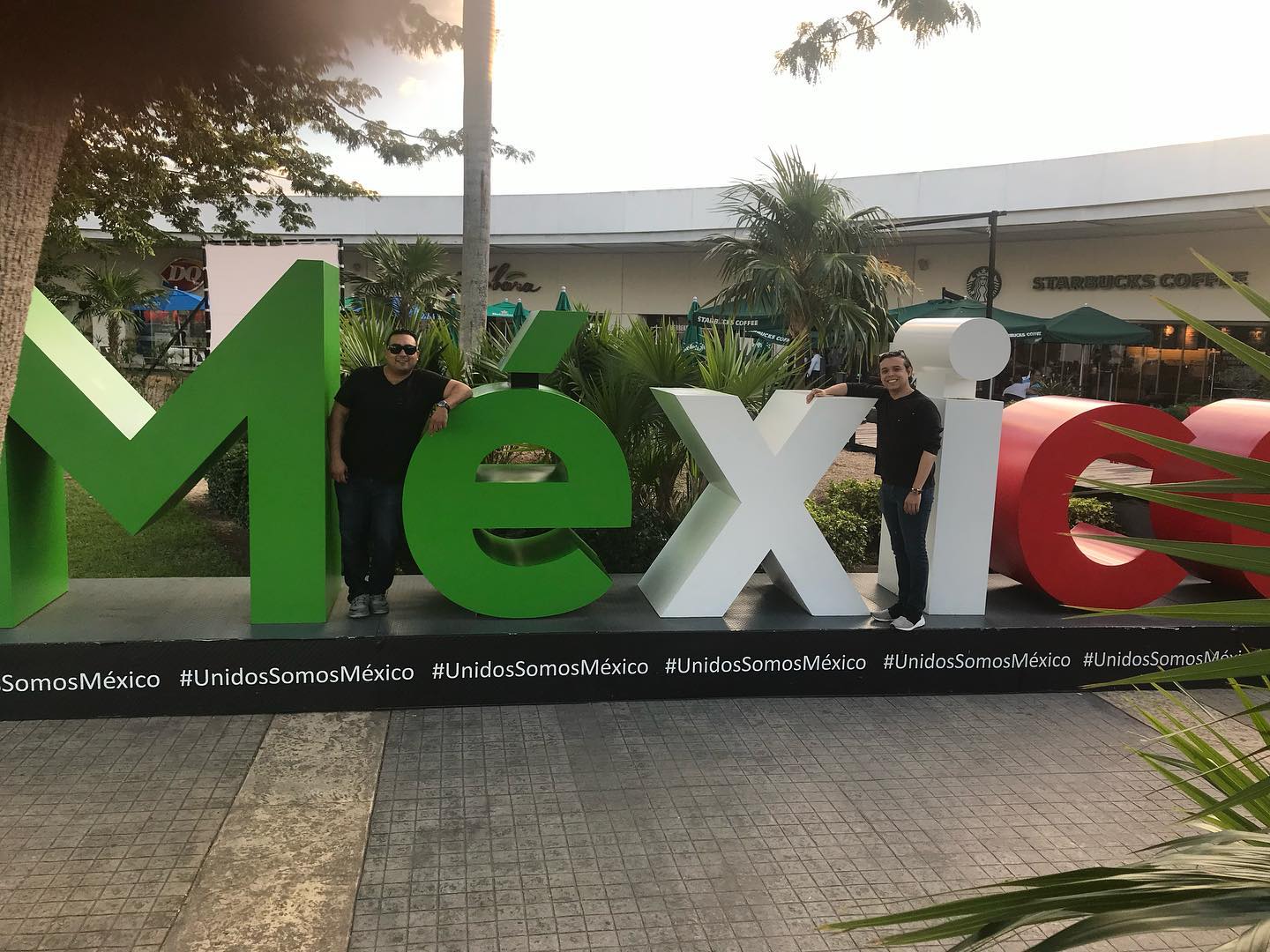 Feliz Día de la Independencia Mexicooooo! I’m proud to be half Mexican, my mom hails from Mérida, Yucatán, Mexico! I’ll forever be proud to not only be Mexican but to know Cinco de Mayo isn’t independents day  VIVA MEXICO 🇲🇽 @andresgamboac @marcogamboac 
@nanonovelo 
Cabrones 🤣
.
.
.
.
#mexico🇲🇽 #méxico