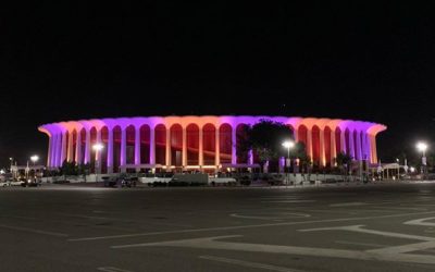 Day 6 with you…I came here a few nights ago n there were no lights I was so sad and ranted for an hour how it should be on! the next night they lit it up Purple and Gold so I had to rush over to see it once I heard….in 1998 you played in THE Forum in Inglewood against Michael Jordan’s Bulls, his last wearing a Bulls uniform…today marks 22 years!!! It was on this day that I realized, Young Kobe is the True heir to the Throne! . . . . .